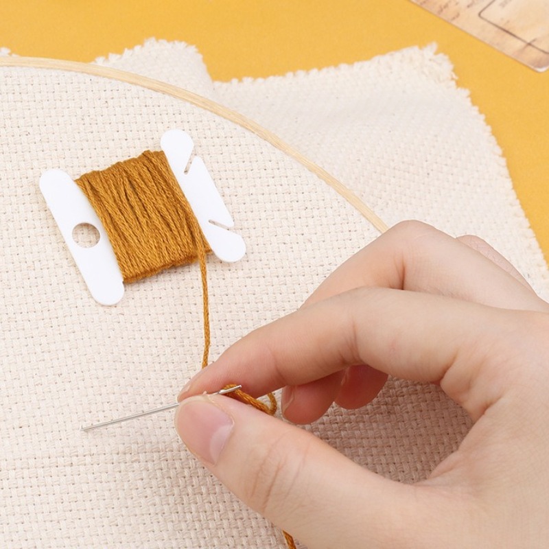 Plastic Embroidery Floss Bobbi - Embroidery Software recension och pris