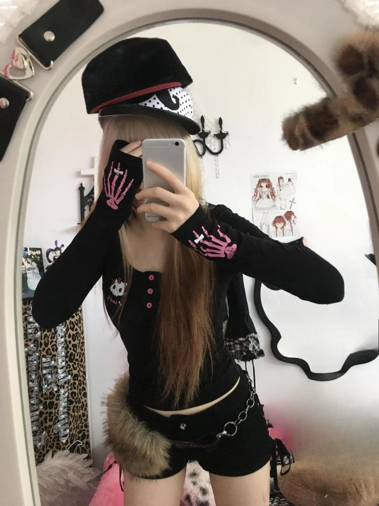 Y2K Vintage Cartoon Print T-Sh - Embroidery Shirt recension och pris