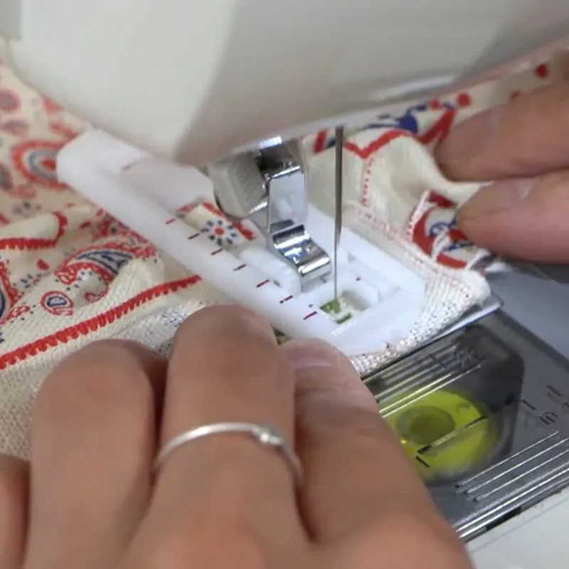 Tombol Penekan Lubang Kaki Tom - Embroidery Mesin recension och pris