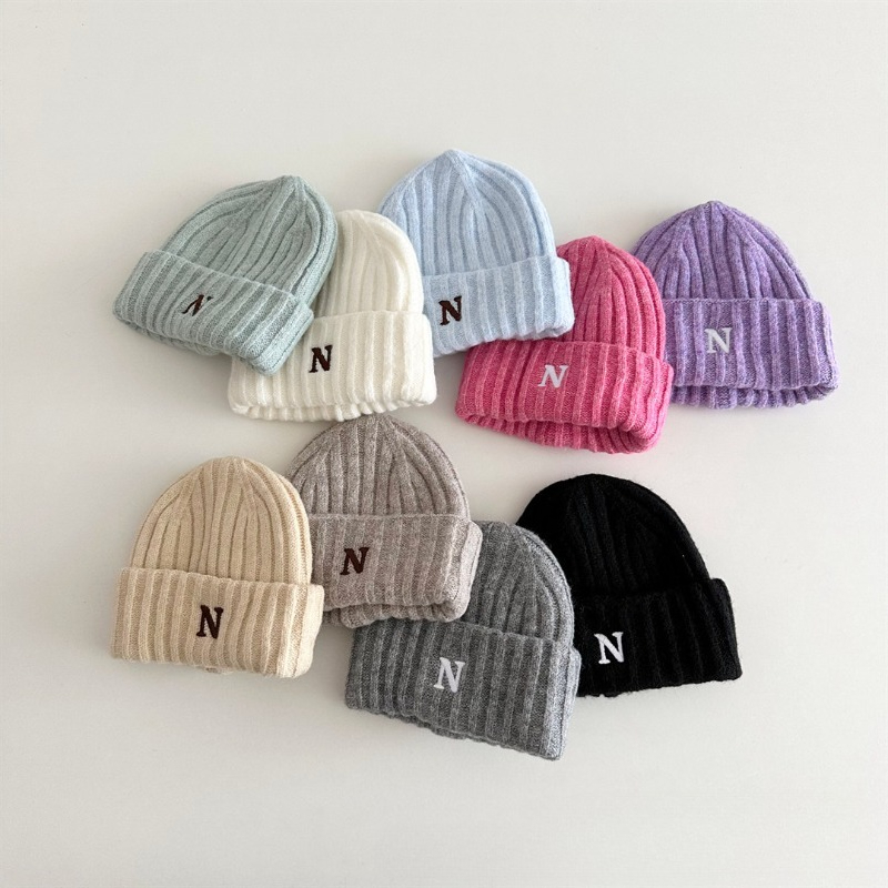Korean Style Kids Knit Beanie  - Embroidery Letter N recension och pris