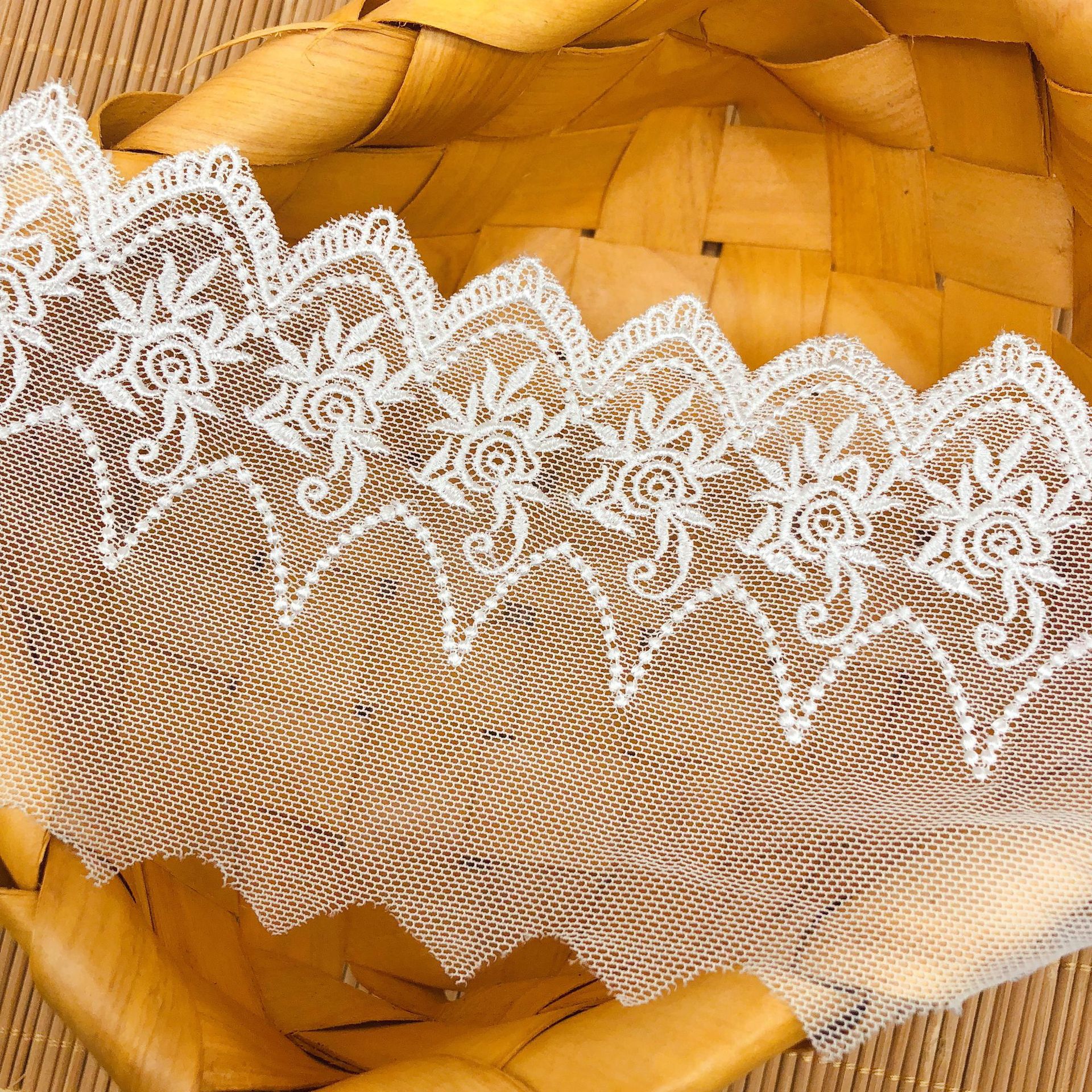 Mesh Embroidery Rose Tulle Fab - Embroidery Roses recension och pris