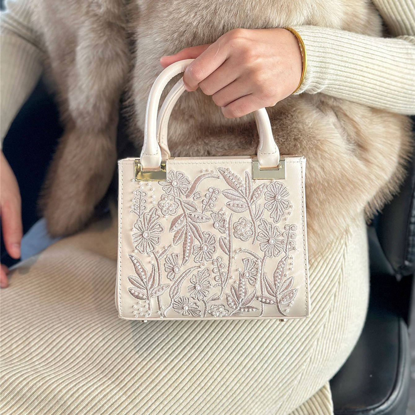 Flower Embroidery Women's Hand - Embroidery On Leather recension och pris
