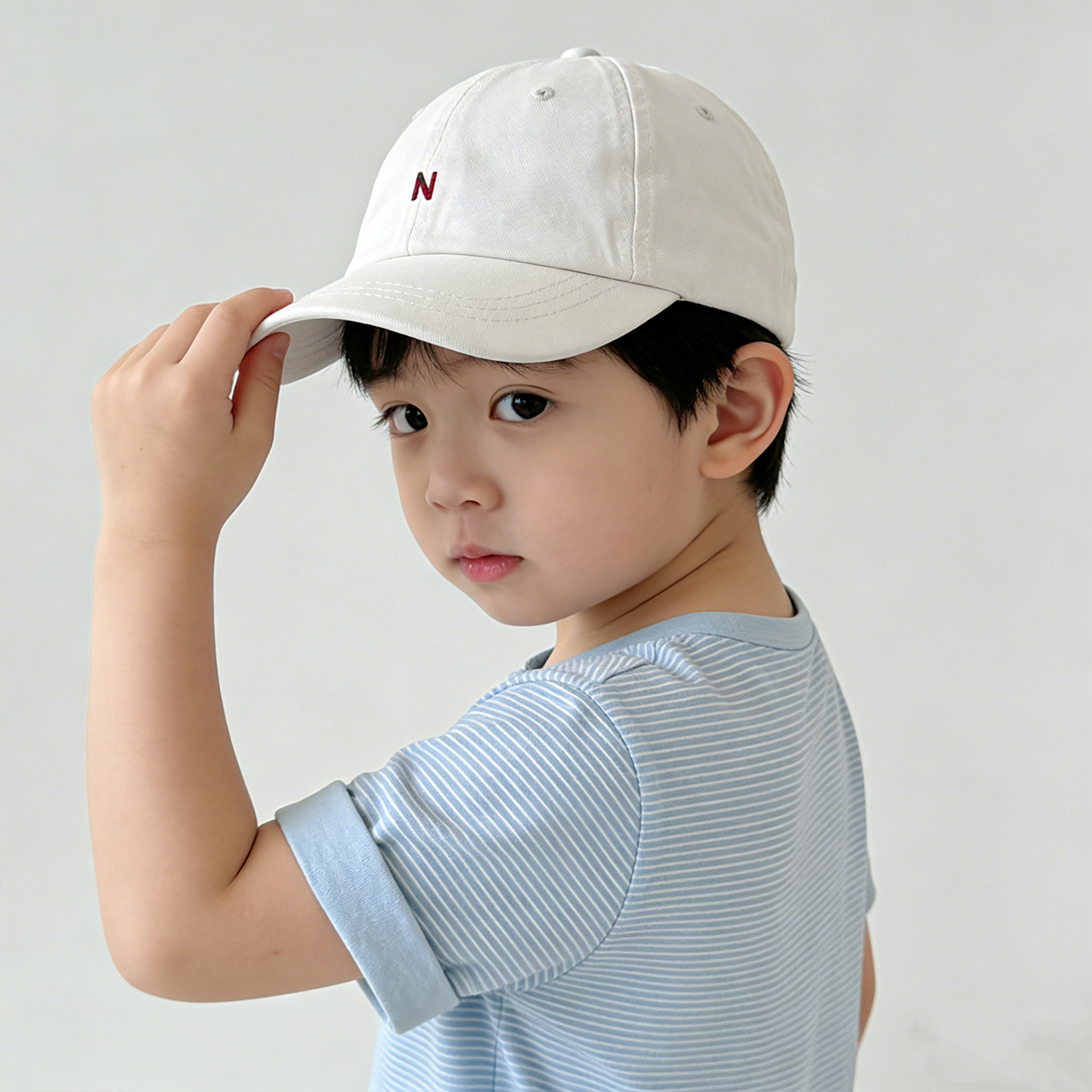 N-Letter Baby Peaked Hat Solid - Embroidery Letter N recension och pris